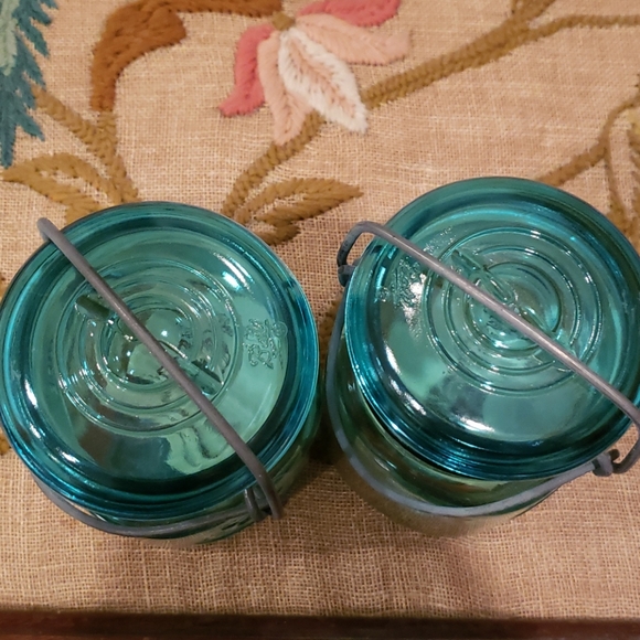 Ball Ideal Mason Jars with Wire Closure - Picture 5 of 7